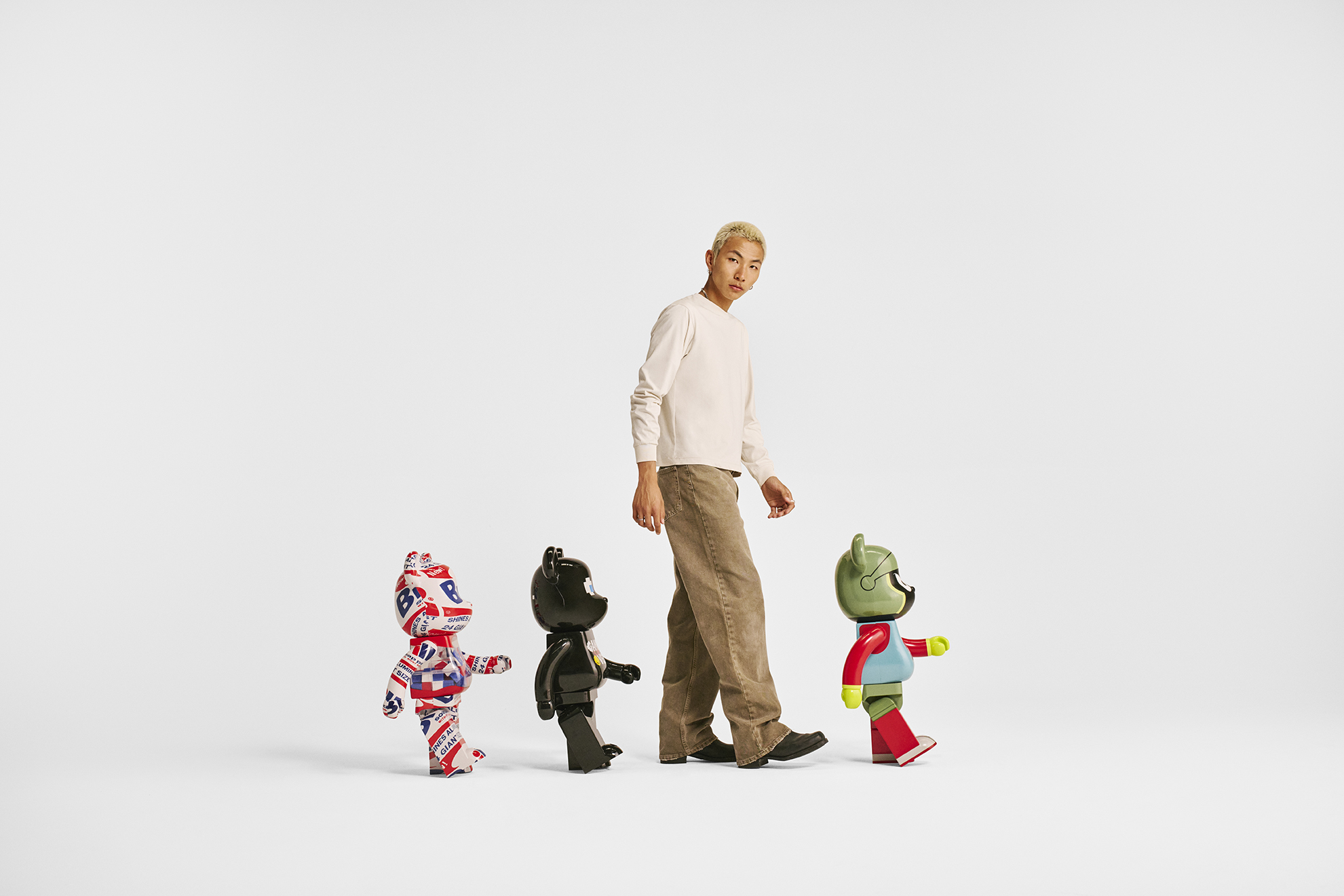 eBay_Experience_NYC_Studio_Collectibles_03192_V2_FINALS